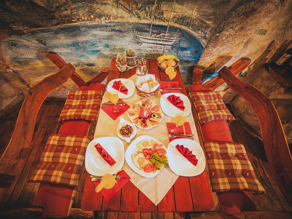 ホテル Pansion Nobel Petrovac 部屋 写真