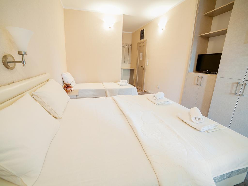 ホテル Pansion Nobel Petrovac 部屋 写真