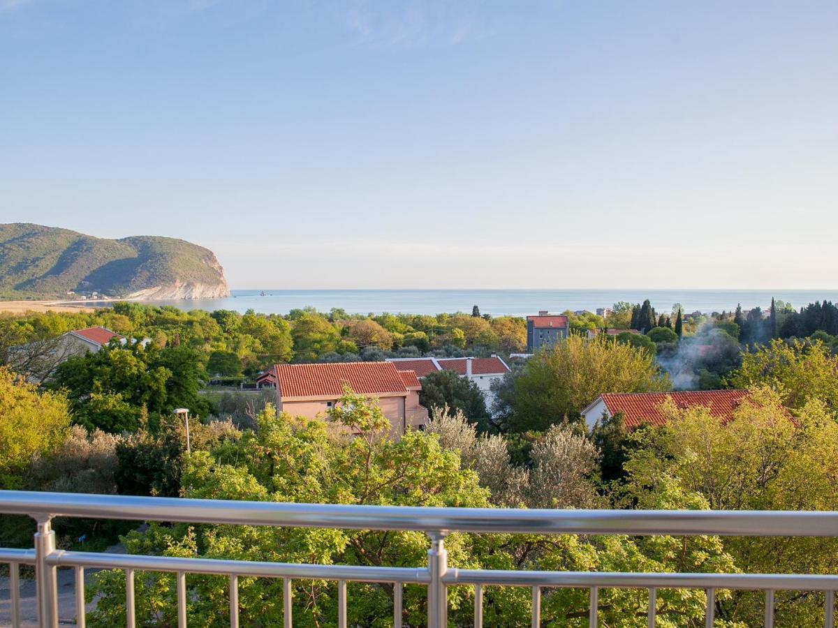 ホテル Pansion Nobel Petrovac エクステリア 写真