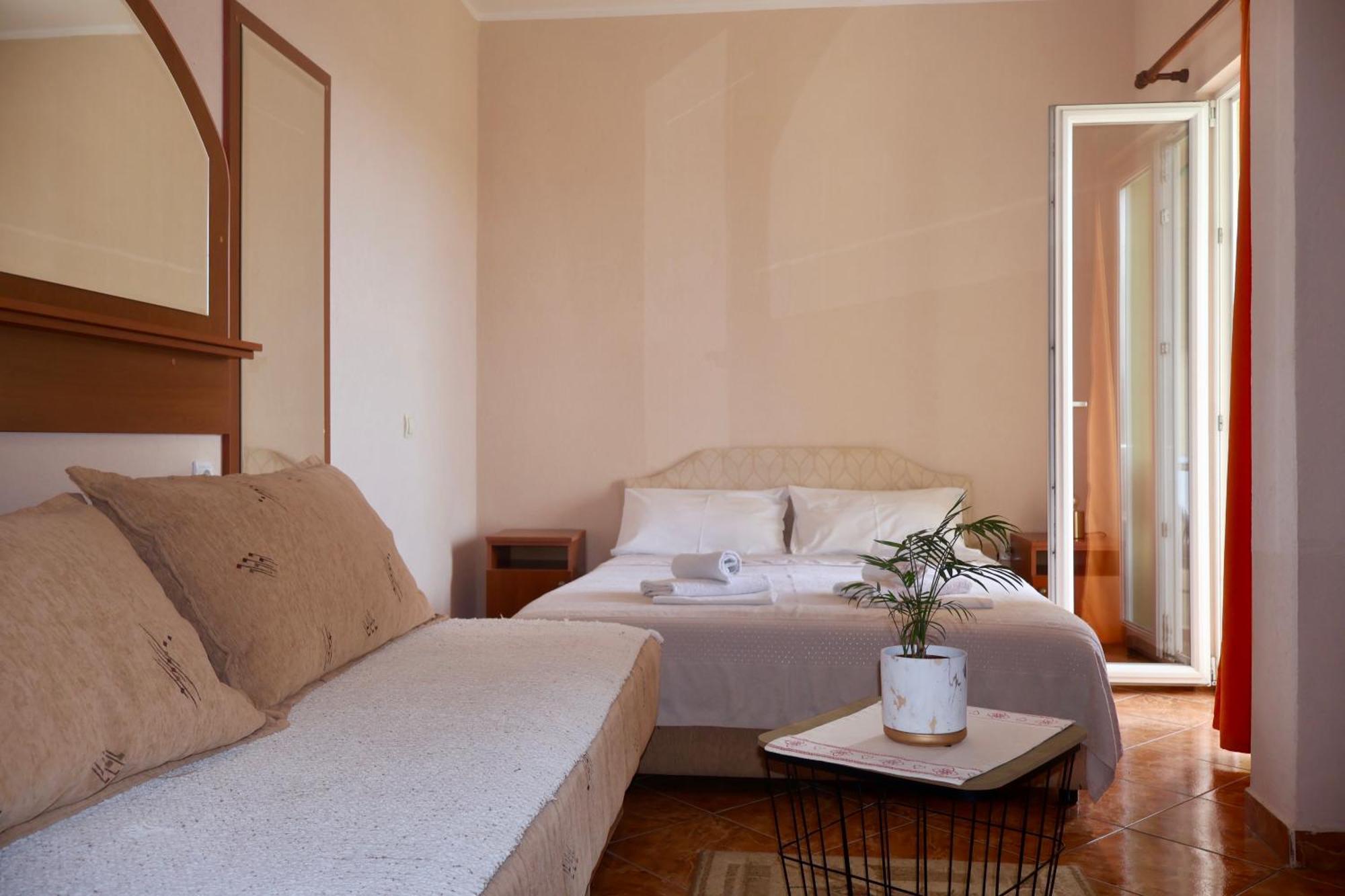 ホテル Pansion Nobel Petrovac 部屋 写真